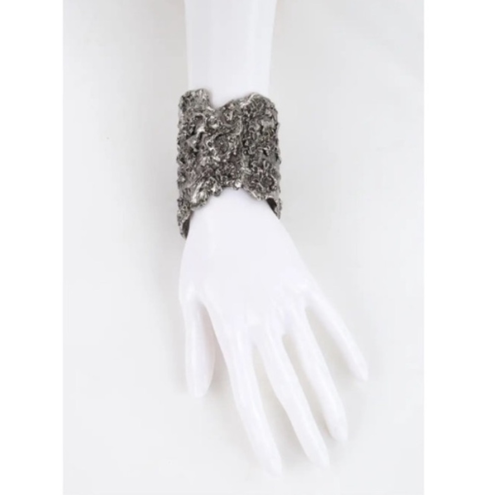 Alexander McQueen Cuff Bracelet - Picture 9 of 15